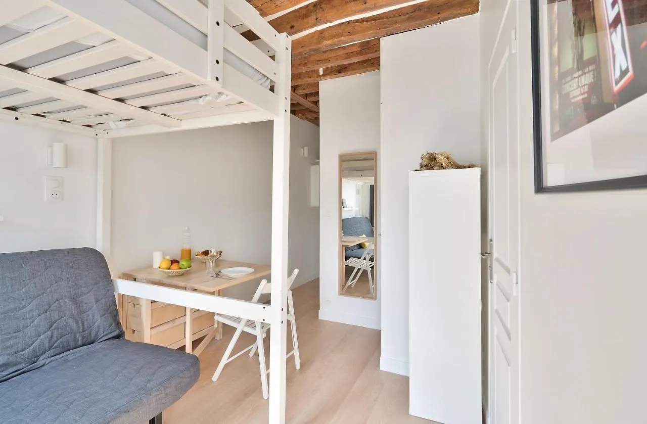 Stylish Mezzanine In The Heart Of 3f Apartment Paris